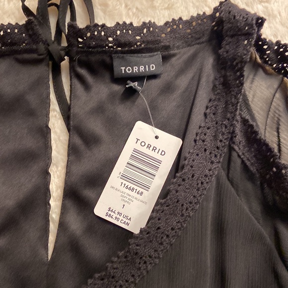 Torrid Size 1 Black Chiffon Cold Shoulder Skater Dress NWT - Picture 6 of 6
